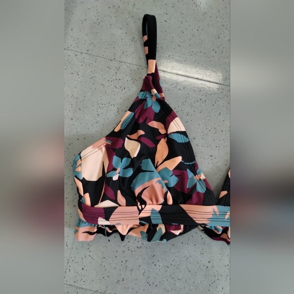 Kona Sol Bikini Top floral Flower with Ruffles swim wear bathing suit Size M - Picture 9 of 14